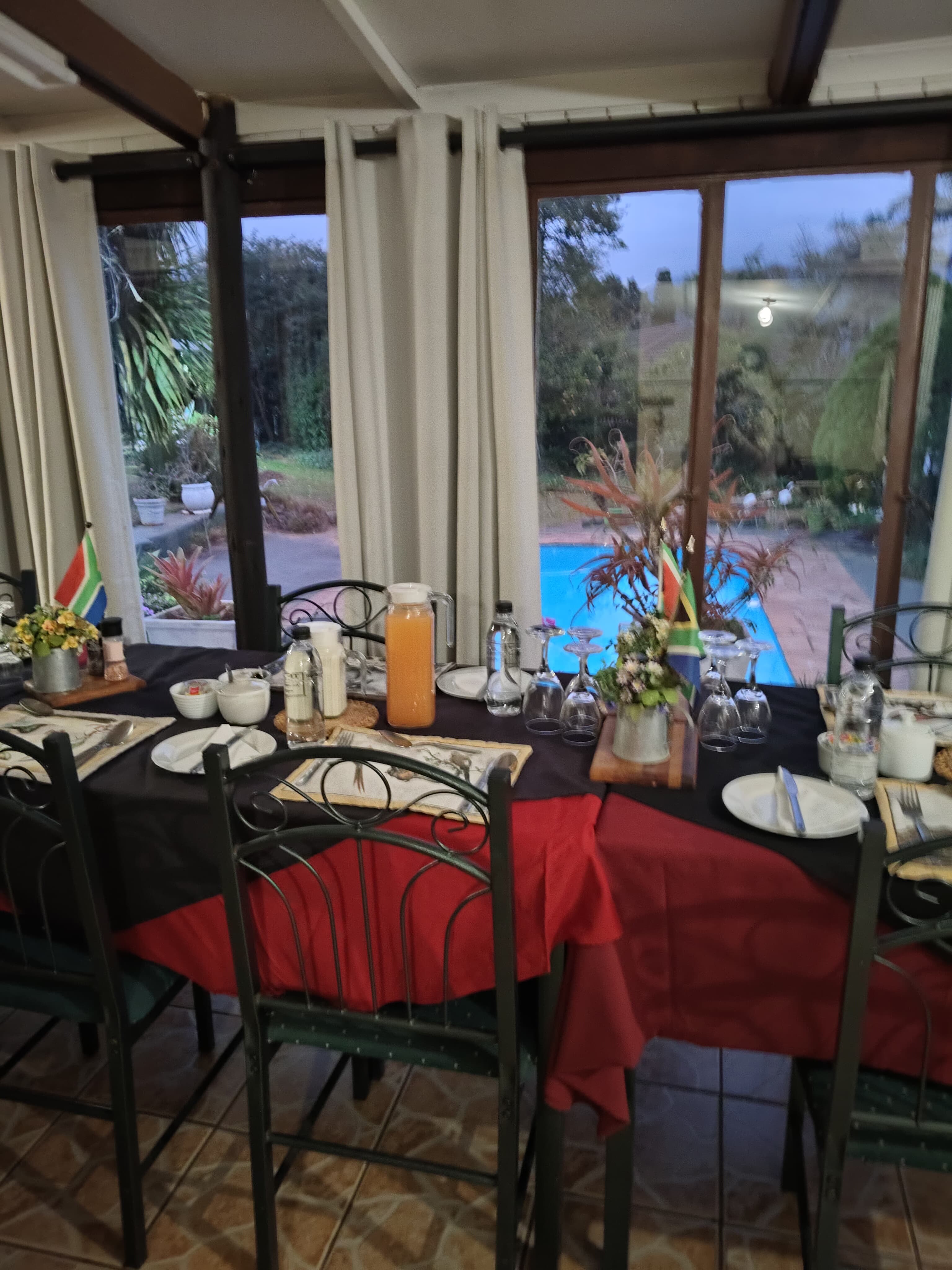 Dining room ambience