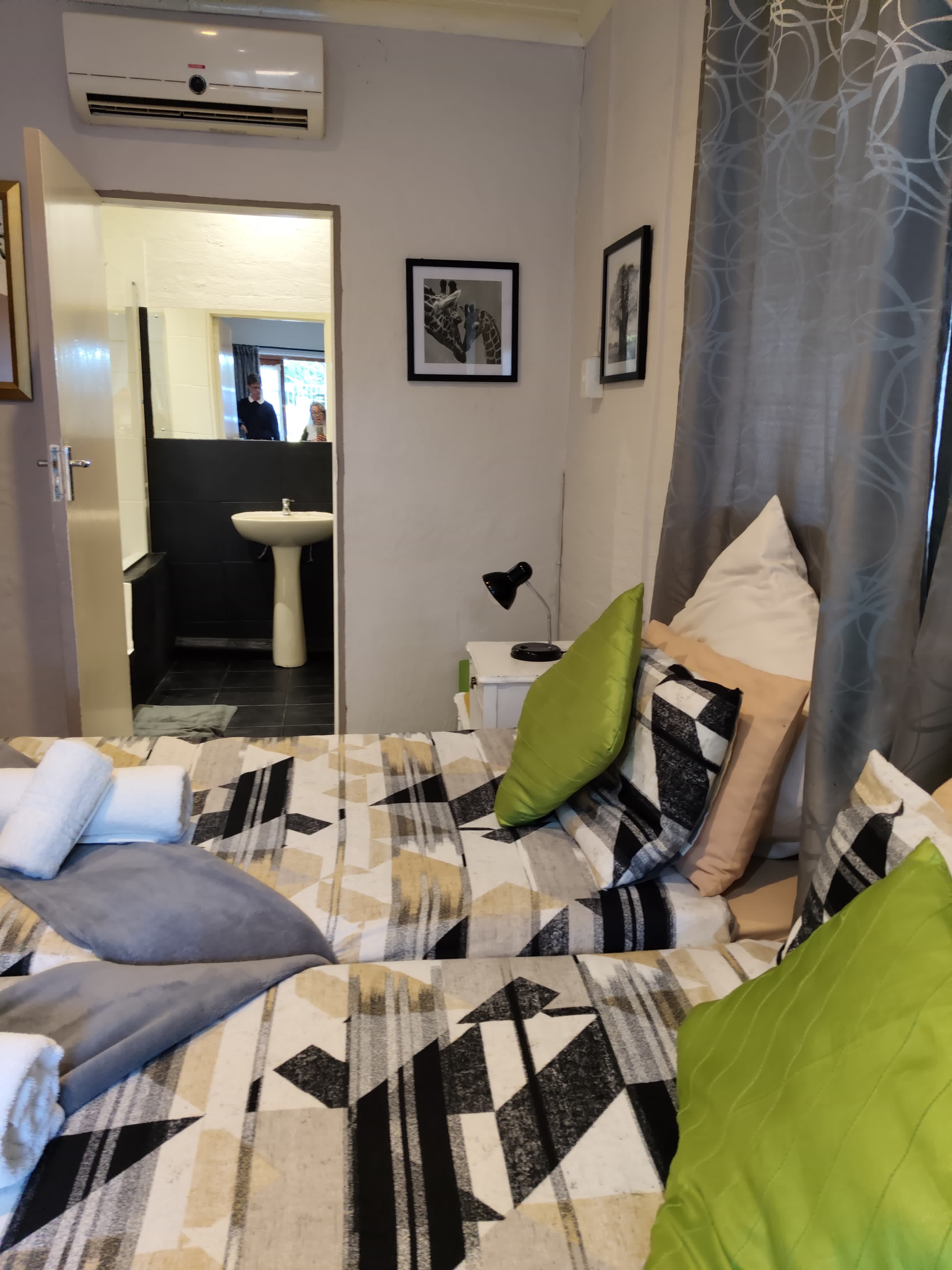 The Sahara – bathroom